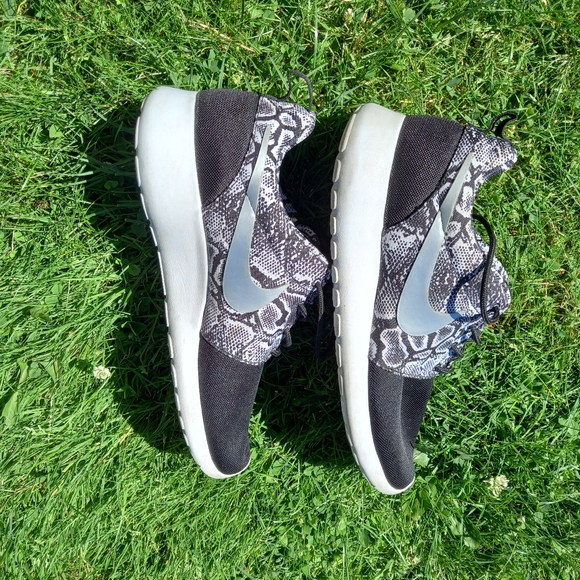 Nike Roshe Run Trails (Snakeskin) - Picture 4 of 6